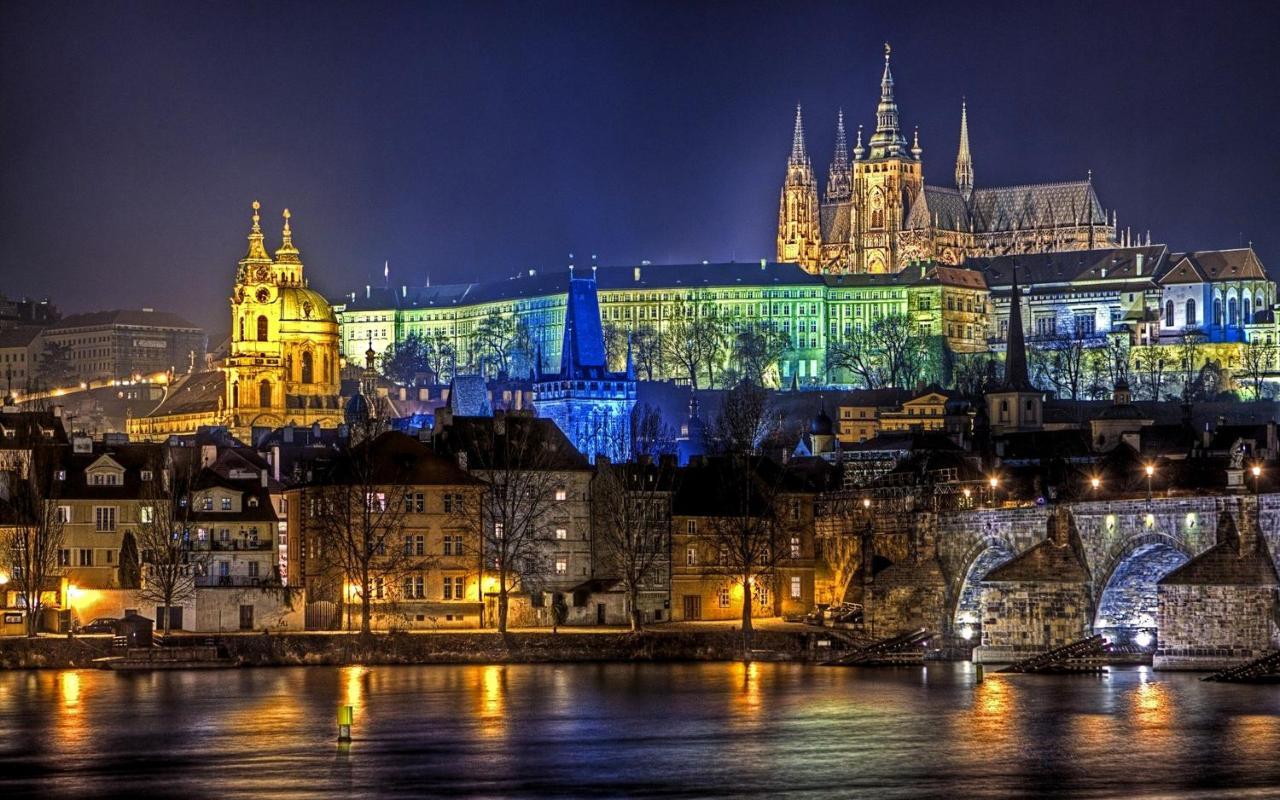 Emperors Elegance Suite Praha Bagian luar foto