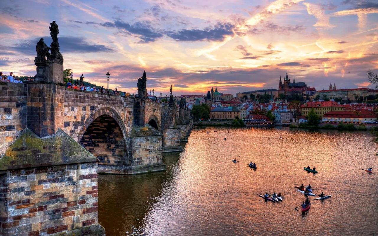 Emperors Elegance Suite Praha Bagian luar foto